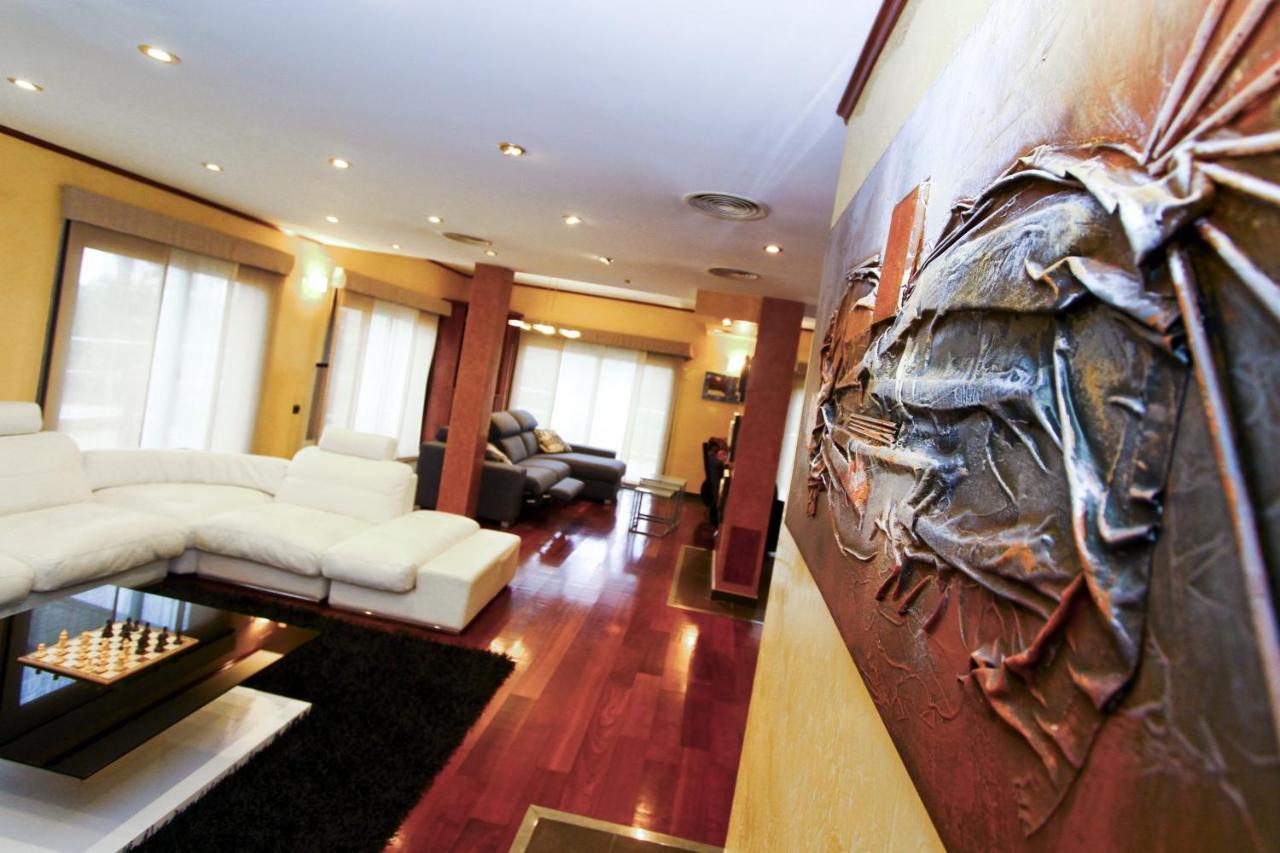 New Play Lake Villa Salou Exterior photo